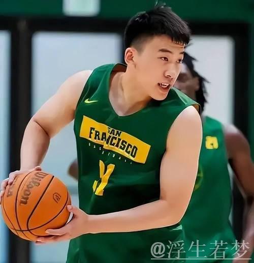 锋线新秀初登场 王俊杰成中国男篮新期待